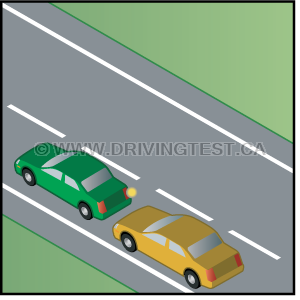 Test 2 - Que devez-vous faire si un autre conducteur vous avertit de son intention de vous dépasser en klaxonnant ?