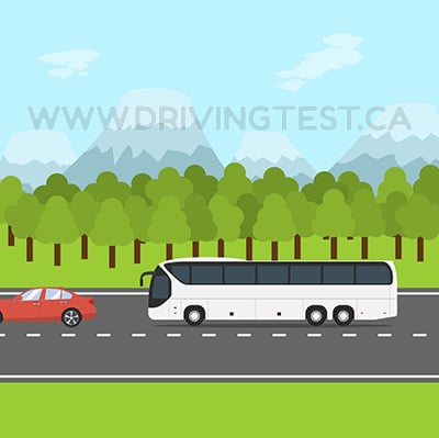 Test 2 - Pourquoi est-il important de conduire avec une prudence accrue et d’éviter de faire des mouvements brusques lorsque l’on conduit devant un autobus de transport en commun ?