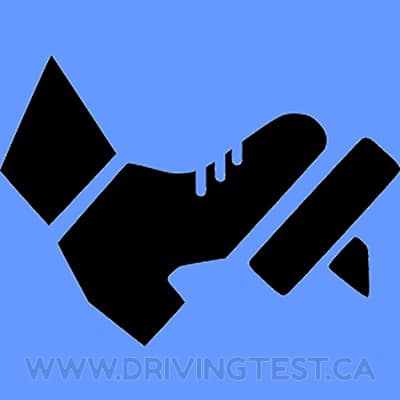 Test 2 - Quelle est la meilleure façon de s’arrêter rapidement sur une route mouillée ou verglacée ?
