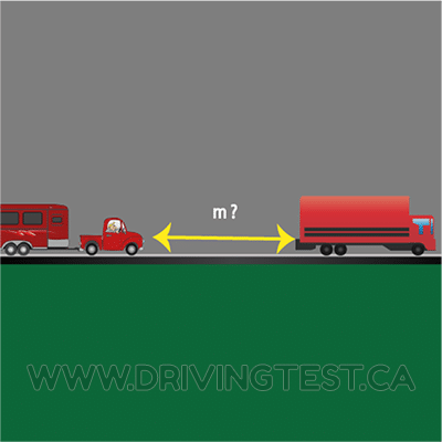 Test 4 - Quelle est la distance minimale entre vous et le véhicule qui vous précède si vous tractez une remorque ou une maison mobile ?